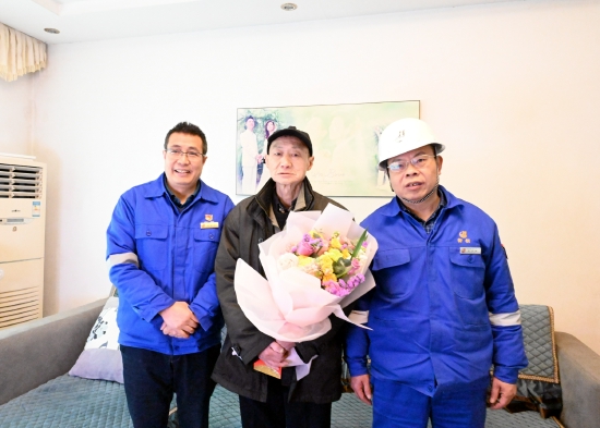 《新浪湖南》华菱衡钢春节慰问暖人心 年味渐浓情更浓